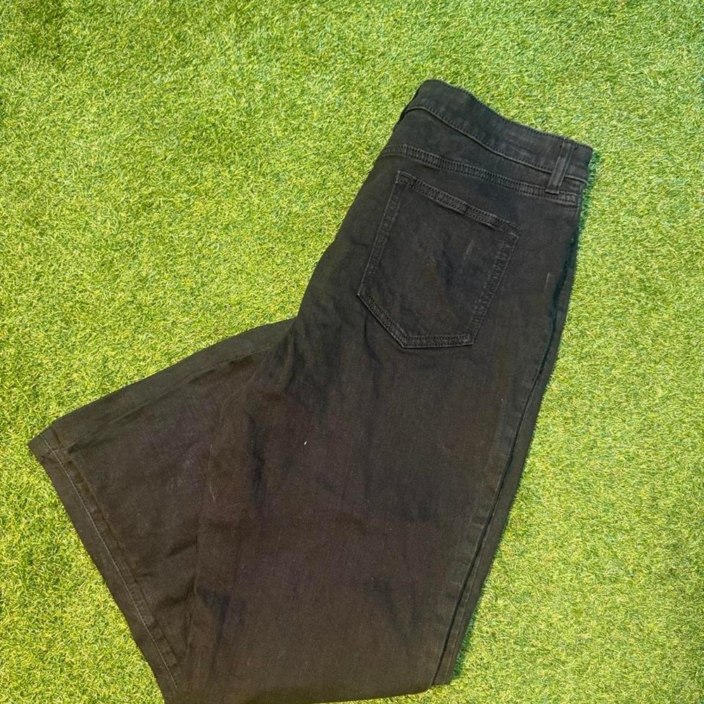 Elizabeth and James Black High Rise Flare Jeans – Size 14 / 32